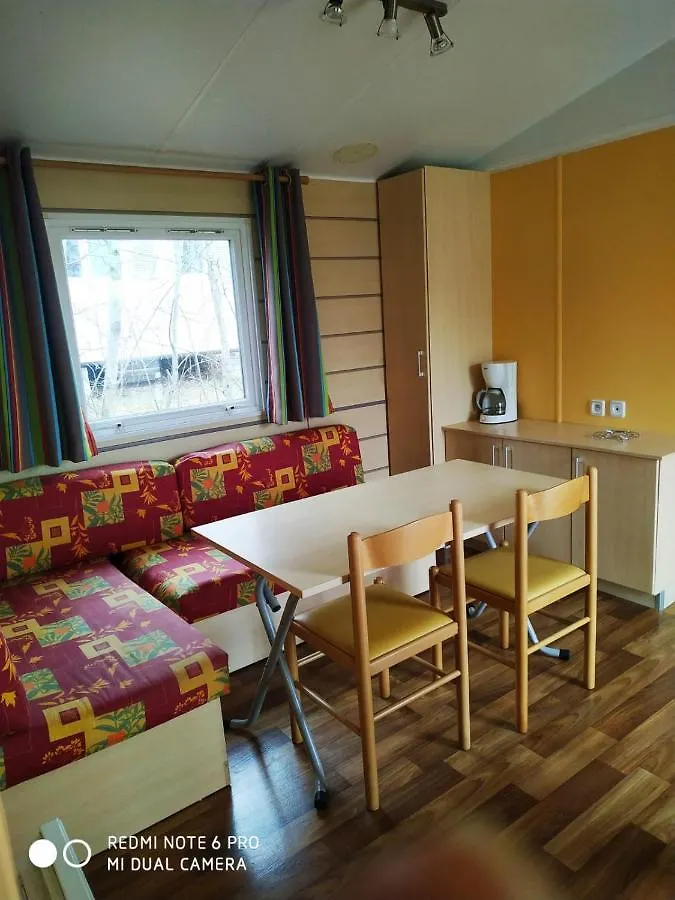 Mobil Home Au Bord Du Lac Nages 0*,
