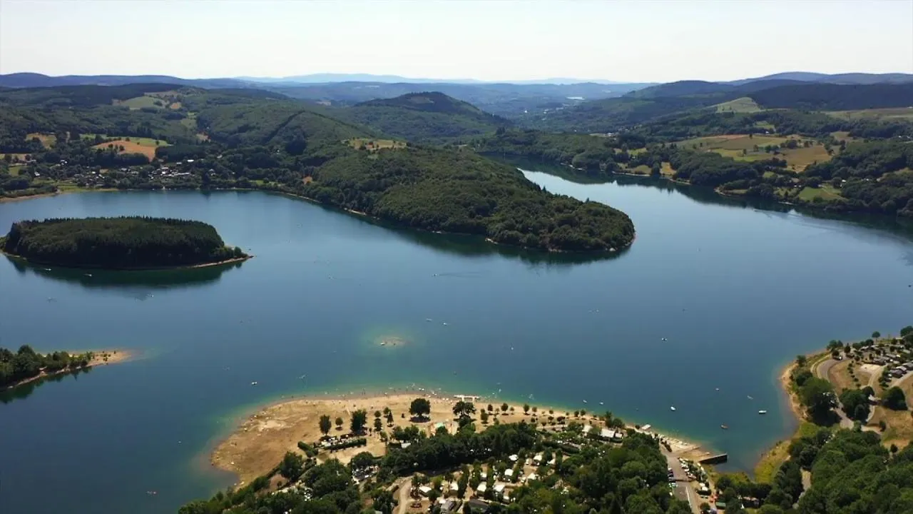 Camping Mobil Home Au Bord Du Lac Nages