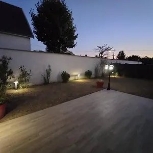 Cosy Neuf Avec Jardin Hébergement de vacances Mions
